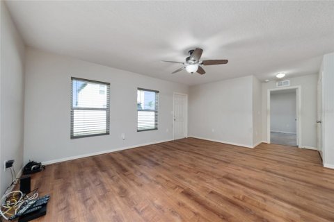 Casa en venta en Kissimmee, Florida, 4 dormitorios, 131.36 m2 № 2223662 - foto 12