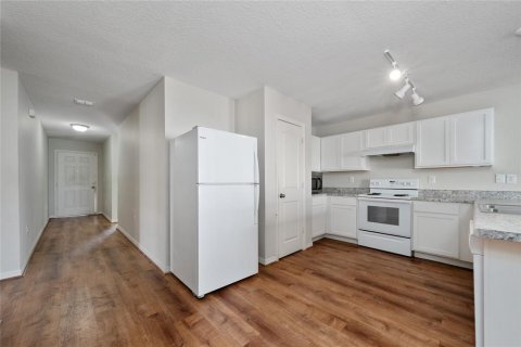 Casa en venta en Kissimmee, Florida, 4 dormitorios, 131.36 m2 № 2223662 - foto 8