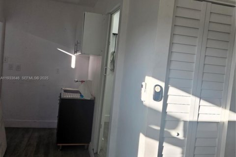 Immobilier commercial à louer à Miramar, Floride: 1 chambre, 37.16 m2 № 1992121 - photo 2