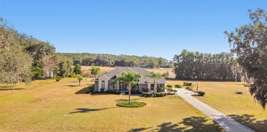 Casa en Dade City, Florida 5 dormitorios, 290.51 m2 № 2229444