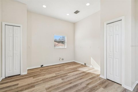 Casa en venta en Dade City, Florida, 5 dormitorios, 290.51 m2 № 2229444 - foto 20