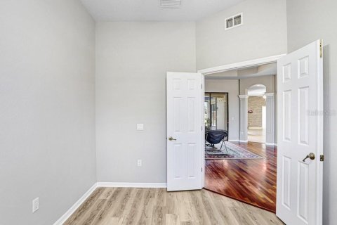 Casa en venta en Dade City, Florida, 5 dormitorios, 290.51 m2 № 2229444 - foto 29