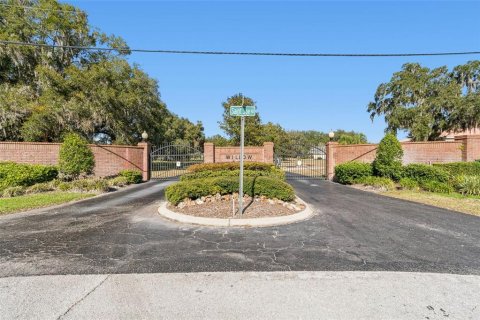 Casa en venta en Dade City, Florida, 5 dormitorios, 290.51 m2 № 2229444 - foto 3