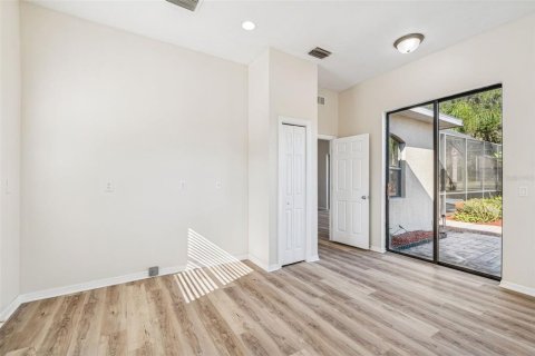 Casa en venta en Dade City, Florida, 5 dormitorios, 290.51 m2 № 2229444 - foto 22