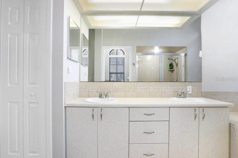 Casa en venta en Dade City, Florida, 5 dormitorios, 290.51 m2 № 2229444 - foto 26