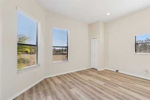 Casa en venta en Dade City, Florida, 5 dormitorios, 290.51 m2 № 2229444 - foto 21