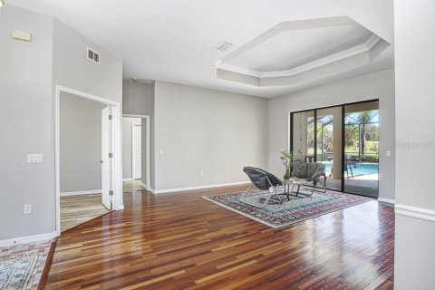 Casa en venta en Dade City, Florida, 5 dormitorios, 290.51 m2 № 2229444 - foto 11