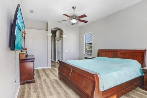 Casa en venta en Dade City, Florida, 5 dormitorios, 290.51 m2 № 2229444 - foto 23