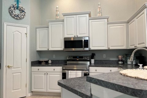 House in North Port, Florida 3 bedrooms, 137.22 sq.m. № 2213510 - photo 17
