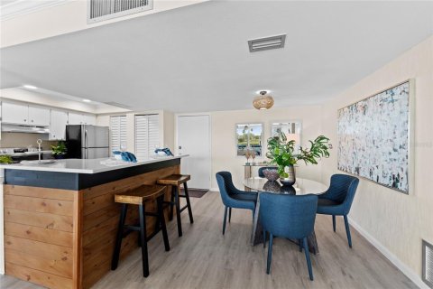 Condominio en alquiler en Treasure Island, Florida, 2 dormitorios, 121.52 m2 № 1826204 - foto 11