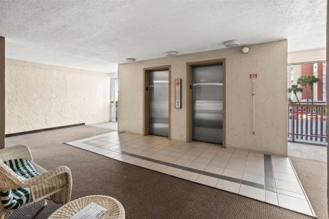 Condominio en alquiler en Treasure Island, Florida, 2 dormitorios, 121.52 m2 № 1826204 - foto 6
