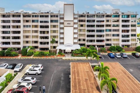Condominio en alquiler en Treasure Island, Florida, 2 dormitorios, 121.52 m2 № 1826204 - foto 1