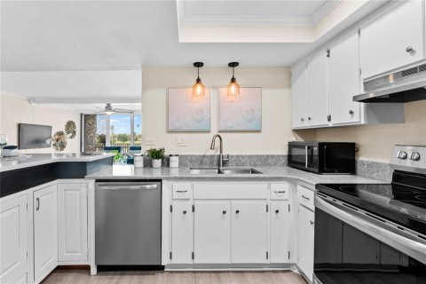 Condominio en alquiler en Treasure Island, Florida, 2 dormitorios, 121.52 m2 № 1826204 - foto 17