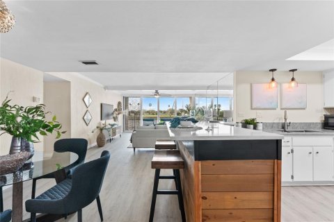 Condominio en alquiler en Treasure Island, Florida, 2 dormitorios, 121.52 m2 № 1826204 - foto 20