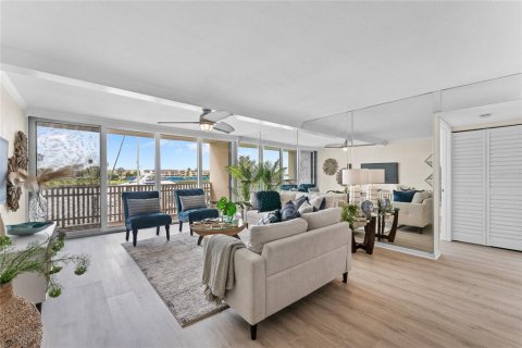 Condominio en alquiler en Treasure Island, Florida, 2 dormitorios, 121.52 m2 № 1826204 - foto 21