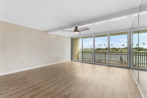 Condominio en alquiler en Treasure Island, Florida, 2 dormitorios, 121.52 m2 № 1826204 - foto 24