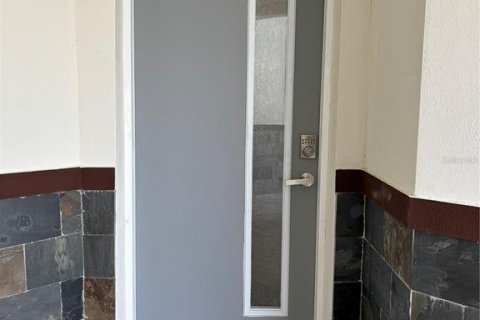 Снять в аренду таунхаус в Дэвенпорт, Флорида 14 комнат, 206.61м2, № 1909366 - фото 2