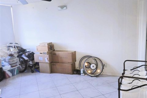 Condo in Lauderhill, Florida, 2 bedrooms  № 1868123 - photo 8