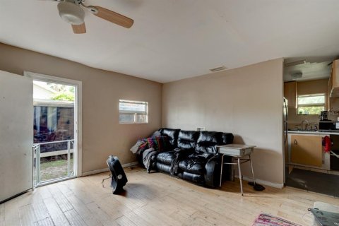 Commercial property in Daytona Beach, Florida 8 bedrooms, 198.07 sq.m. № 1886836 - photo 14