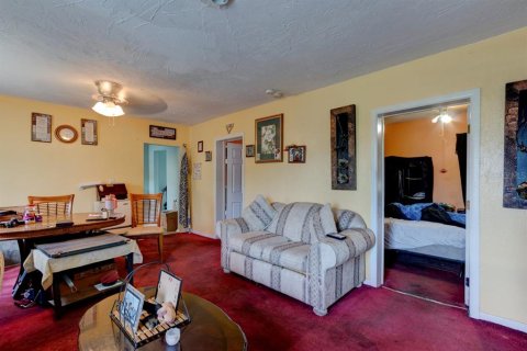 Commercial property in Daytona Beach, Florida 8 bedrooms, 198.07 sq.m. № 1886836 - photo 6
