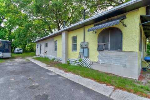 Commercial property in Daytona Beach, Florida 8 bedrooms, 198.07 sq.m. № 1886836 - photo 2