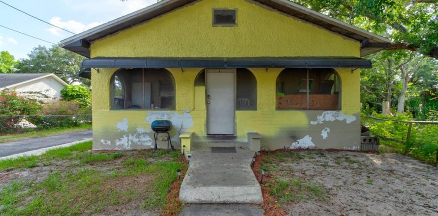 Immobilier commercial à Daytona Beach, Floride 8 chambres, 99.03 m2 № 1886836