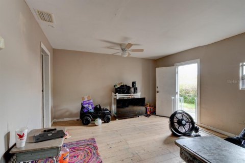 Commercial property in Daytona Beach, Florida 8 bedrooms, 198.07 sq.m. № 1886836 - photo 13