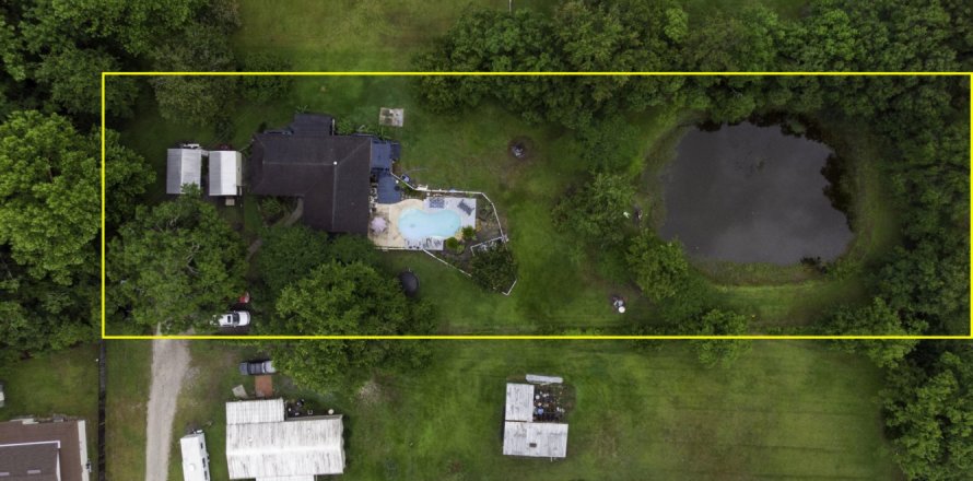 Commercial property in Middleburg, Florida 167.5 sq.m. № 765338