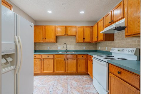 Propiedad comercial en venta en Poinciana, Florida, 5 dormitorios, 230.77 m2 № 2166399 - foto 6