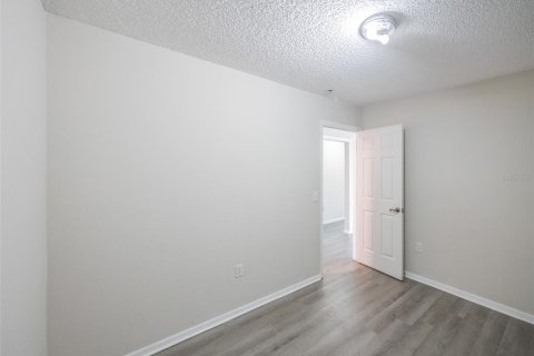 Propiedad comercial en venta en Poinciana, Florida, 5 dormitorios, 230.77 m2 № 2166399 - foto 26