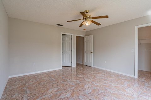 Propiedad comercial en venta en Poinciana, Florida, 5 dormitorios, 230.77 m2 № 2166399 - foto 13