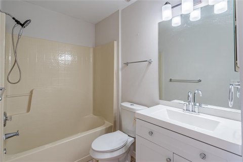 Propiedad comercial en venta en Poinciana, Florida, 5 dormitorios, 230.77 m2 № 2166399 - foto 15