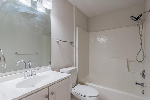 Propiedad comercial en venta en Poinciana, Florida, 5 dormitorios, 230.77 m2 № 2166399 - foto 11