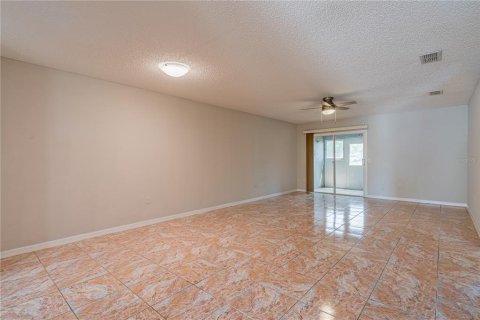 Propiedad comercial en venta en Poinciana, Florida, 5 dormitorios, 230.77 m2 № 2166399 - foto 7