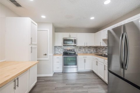 Propiedad comercial en venta en Poinciana, Florida, 5 dormitorios, 230.77 m2 № 2166399 - foto 18
