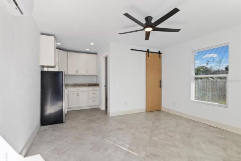Commercial property in Tampa, Florida 3 bedrooms, 128.39 sq.m. № 2156240 - photo 10