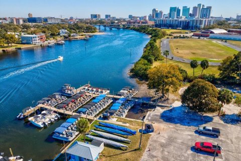 Commercial property in Tampa, Florida 3 bedrooms, 128.39 sq.m. № 2156240 - photo 16