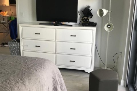 Condominio en alquiler en Miami, Florida, 1 dormitorio, 50.26 m2 № 1941637 - foto 7