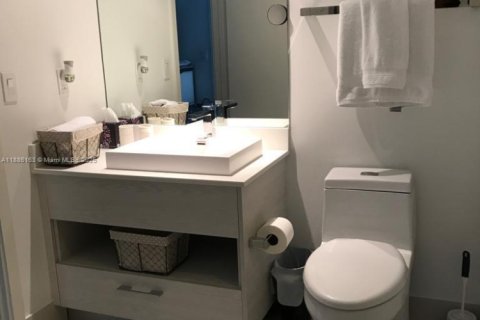 Condominio en alquiler en Miami, Florida, 1 dormitorio, 50.26 m2 № 1941637 - foto 4