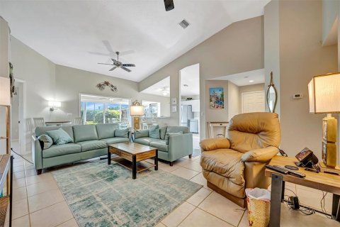 Condo in Palmetto, Florida, 3 bedrooms № 2116922 - photo 10