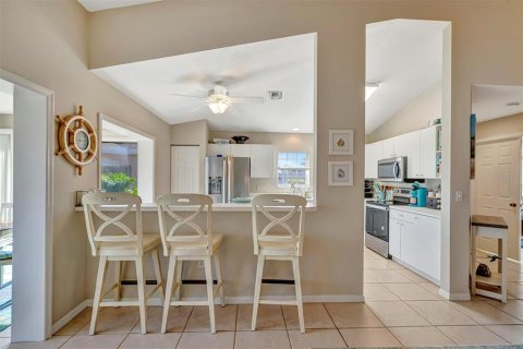 Condo in Palmetto, Florida, 3 bedrooms № 2116922 - photo 9
