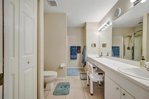 Condo in Palmetto, Florida, 3 bedrooms № 2116922 - photo 18