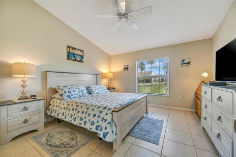 Condo in Palmetto, Florida, 3 bedrooms № 2116922 - photo 17