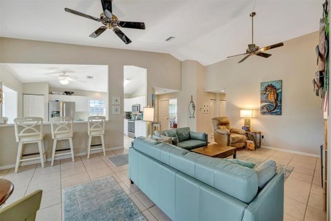 Condo in Palmetto, Florida, 3 bedrooms № 2116922 - photo 7