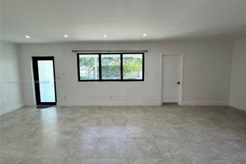 Apartment in Miami Beach, Florida 3 bedrooms, 83.61 sq.m. № 1872554 - photo 3