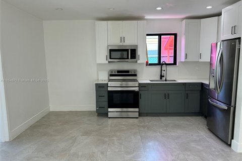 Apartment in Miami Beach, Florida 3 bedrooms, 83.61 sq.m. № 1872554 - photo 7