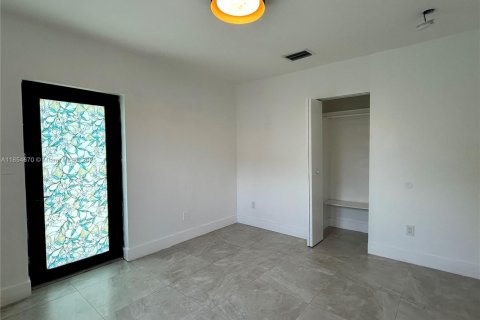 Apartment in Miami Beach, Florida 3 bedrooms, 83.61 sq.m. № 1872554 - photo 10