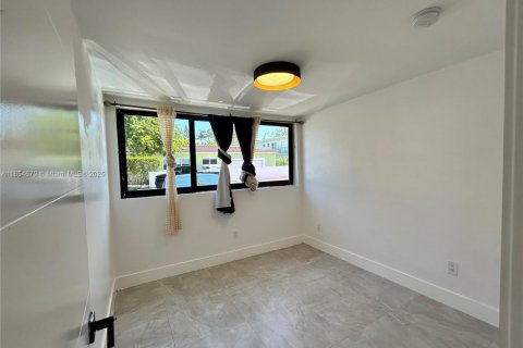 Apartment in Miami Beach, Florida 3 bedrooms, 83.61 sq.m. № 1872554 - photo 13