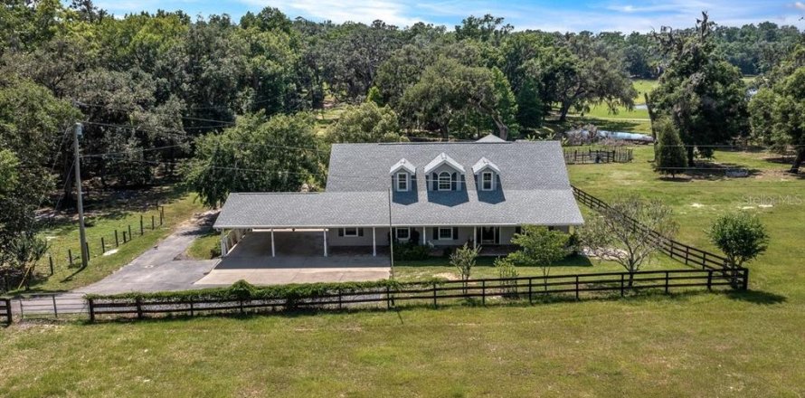 House in Brooksville, Florida 5 bedrooms, 362.32 sq.m. № 1751018