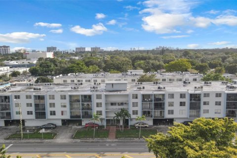 Condo in North Miami, Florida, 1 bedroom  № 1995981